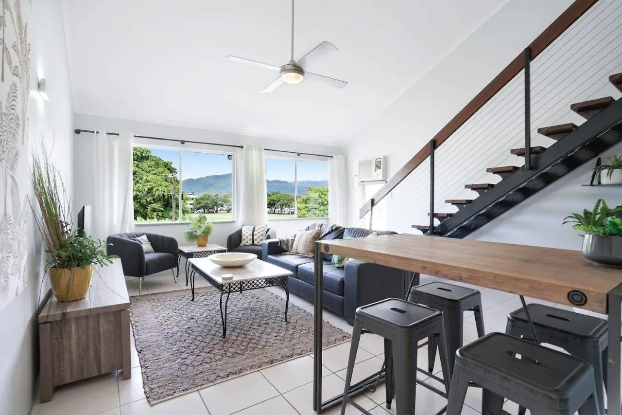 Leumeah - A Modern Townhouse In Cairns Villa