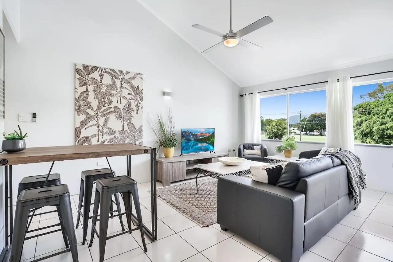 Leumeah - A Modern Townhouse In Cairns Villa 0*,  Australia